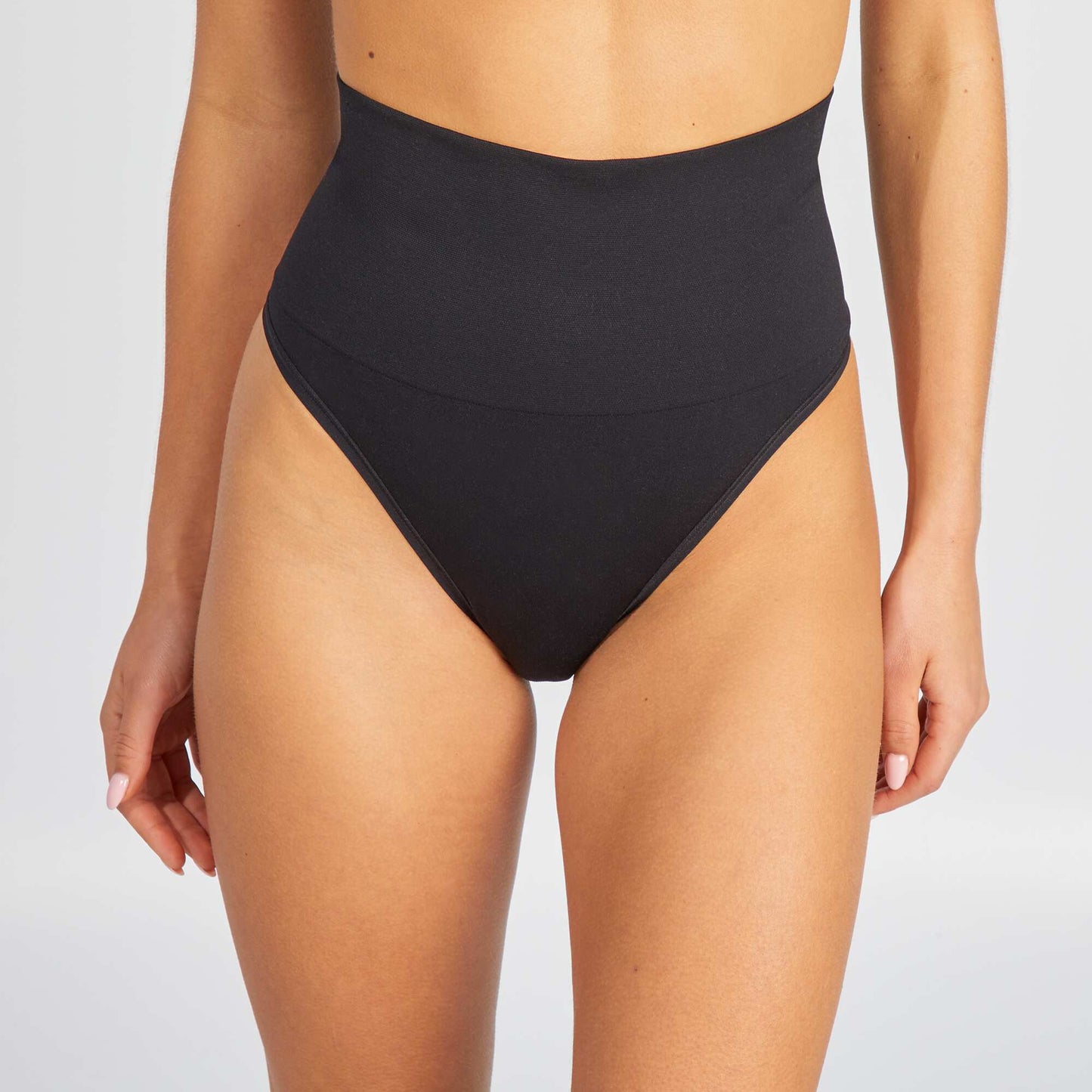 Shaping Thong BLACK