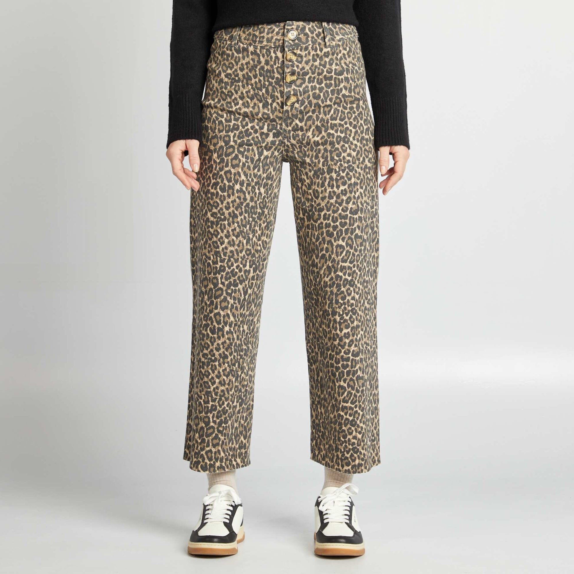 Wide-leg jeans with stylish button fastening BEIGE