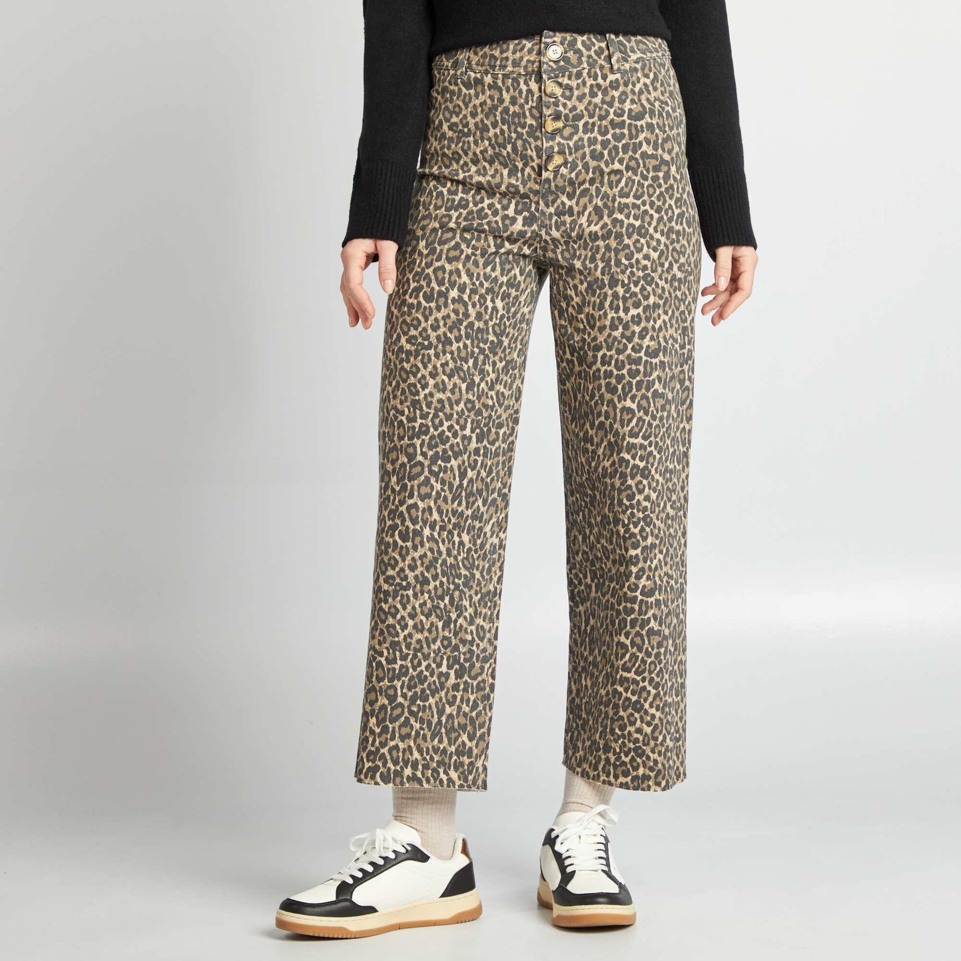 Wide-leg jeans with stylish button fastening BEIGE