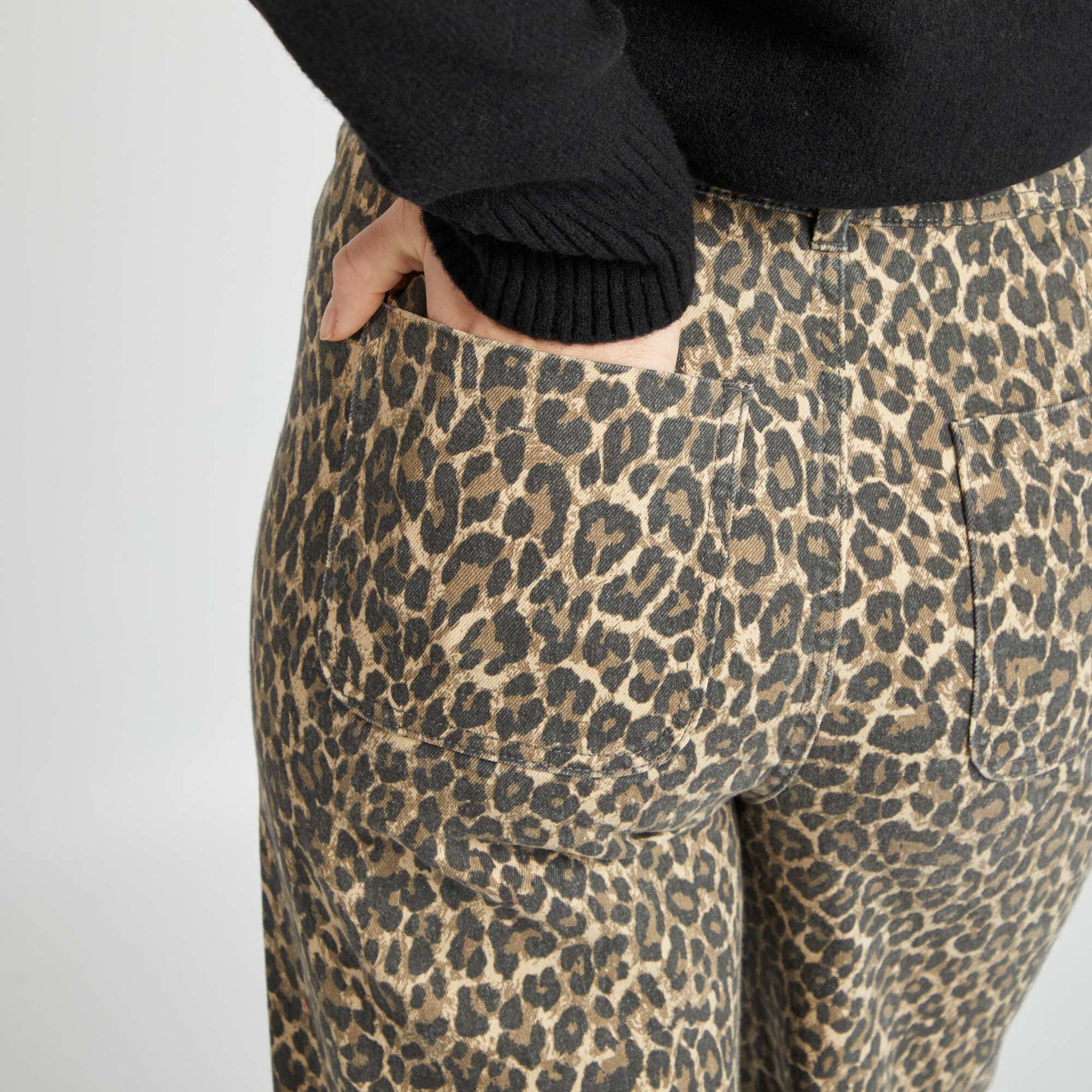 Wide-leg jeans with stylish button fastening BEIGE