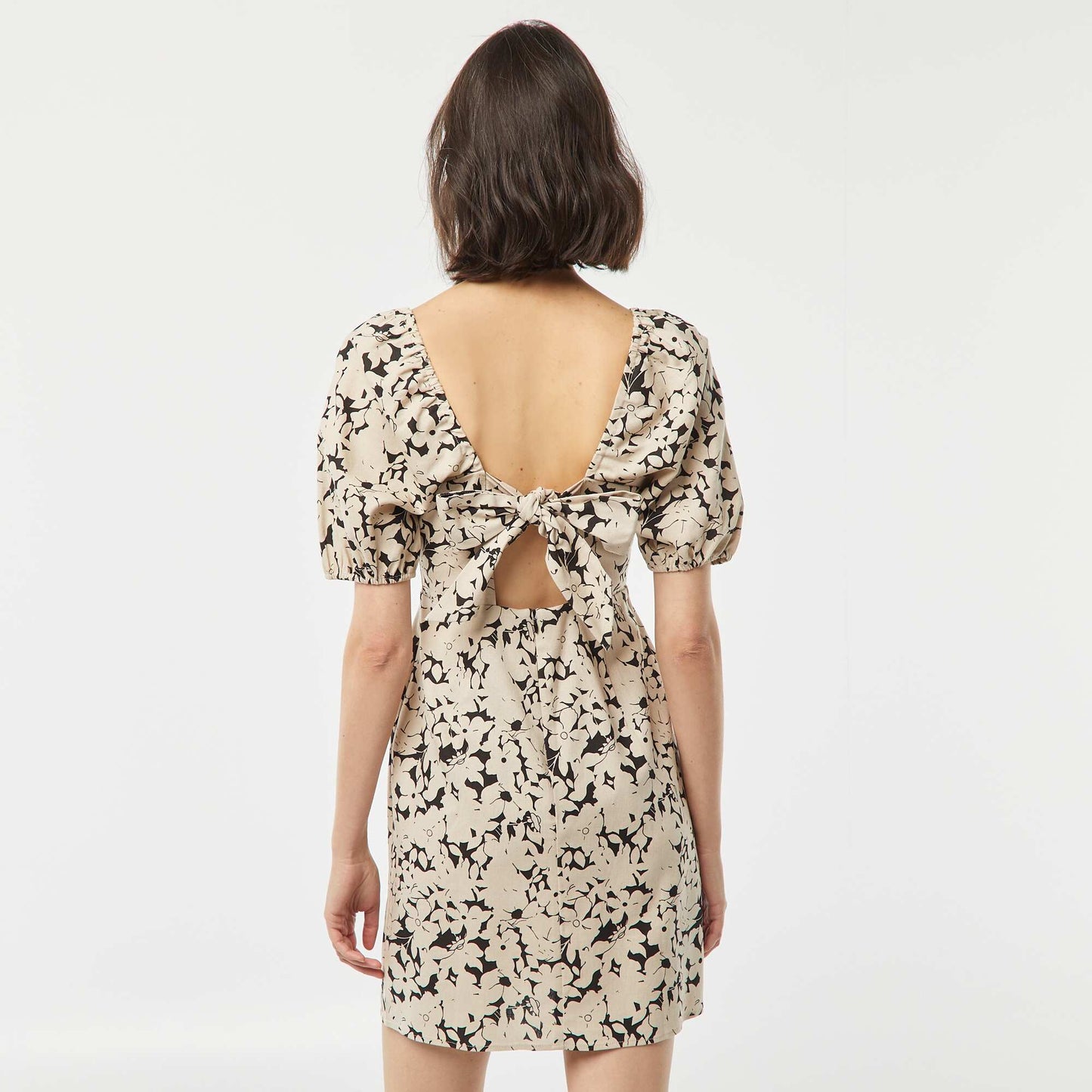 Short flared dress with back tie fastening BEIGE