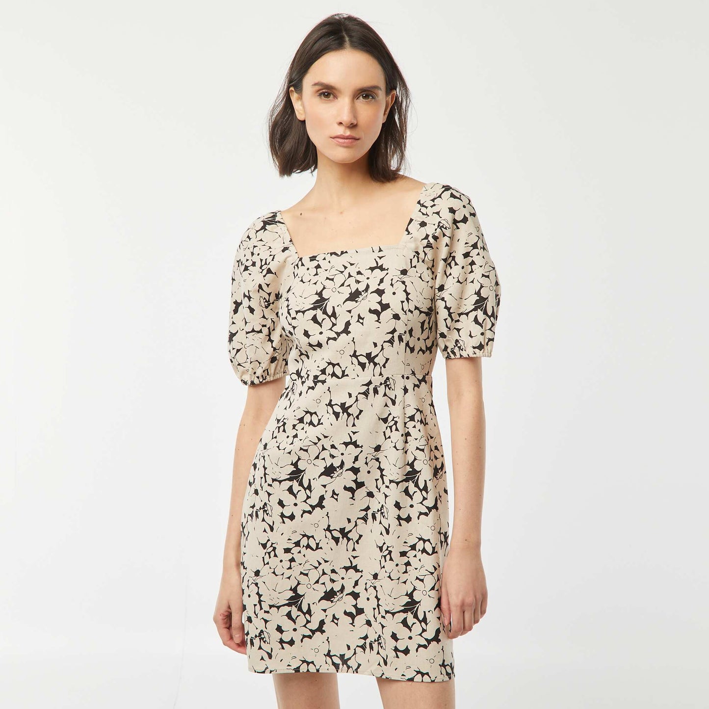 Short flared dress with back tie fastening BEIGE