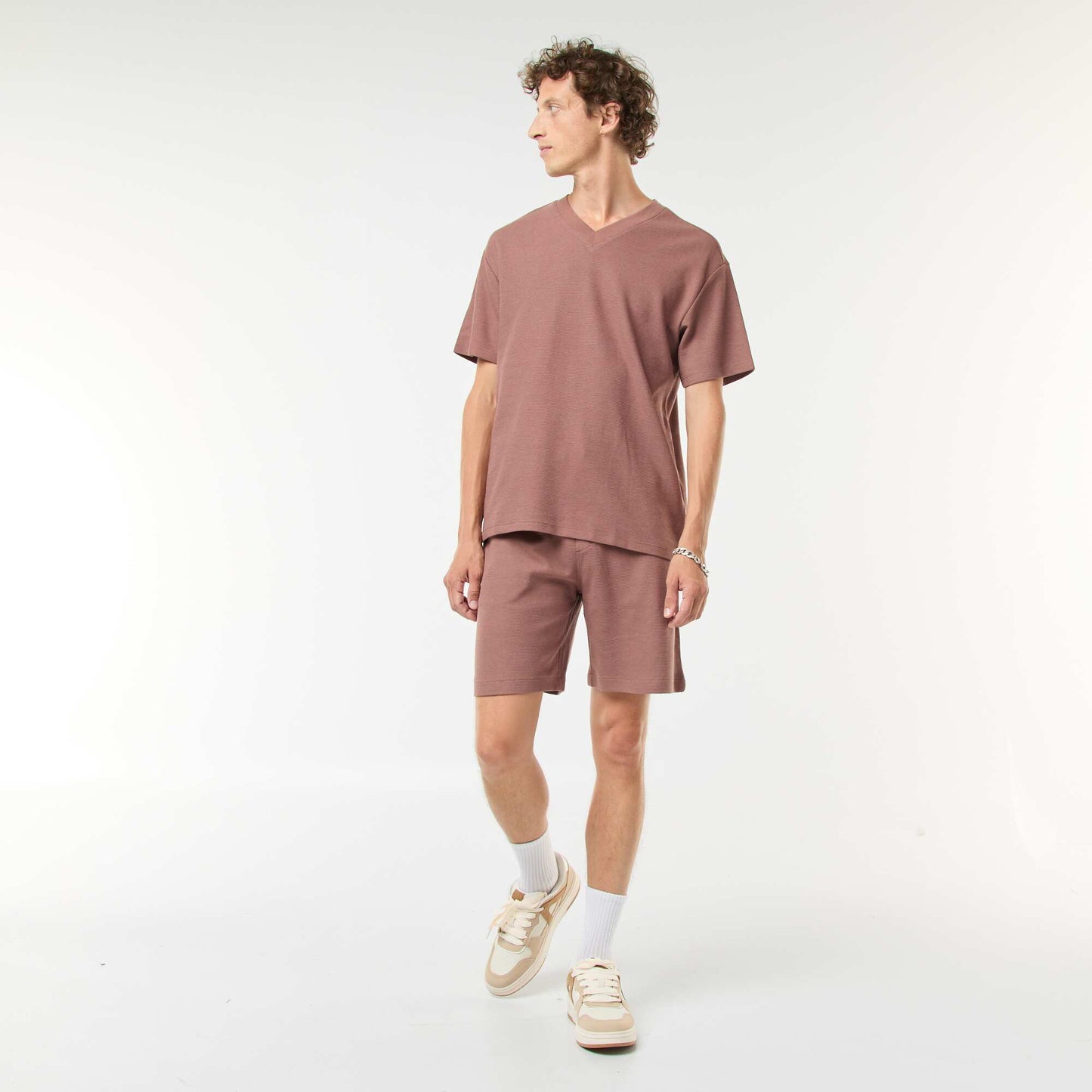 V-neck knit T-shirt BROWN