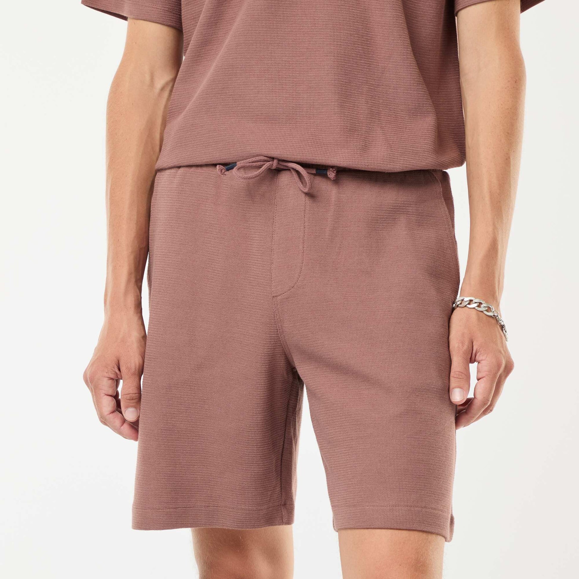 Sports shorts with fancy knit pockets BROWN