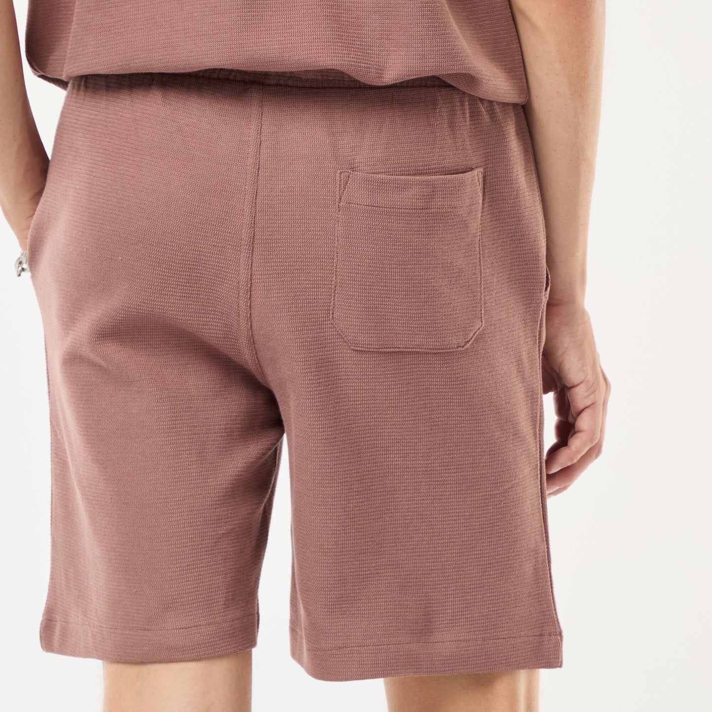 Sports shorts with fancy knit pockets BROWN