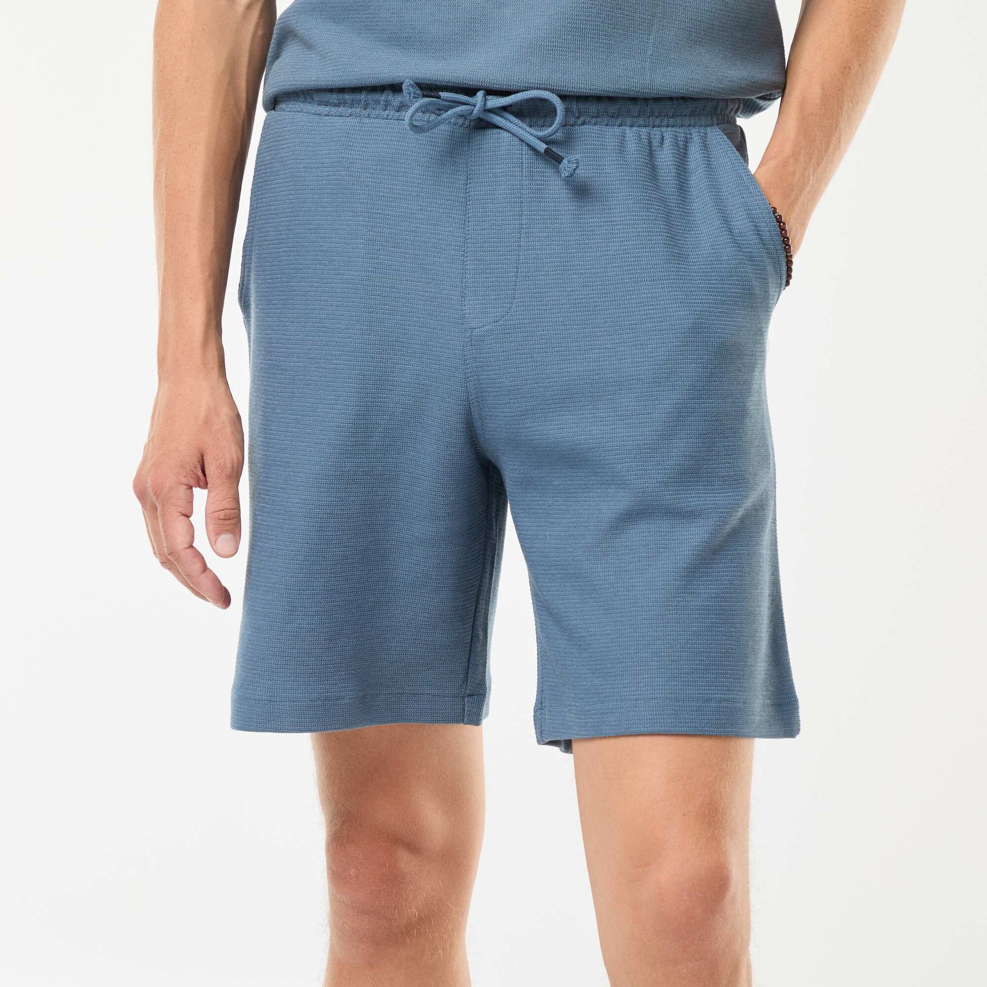 Sports shorts with fancy knit pockets BLUE
