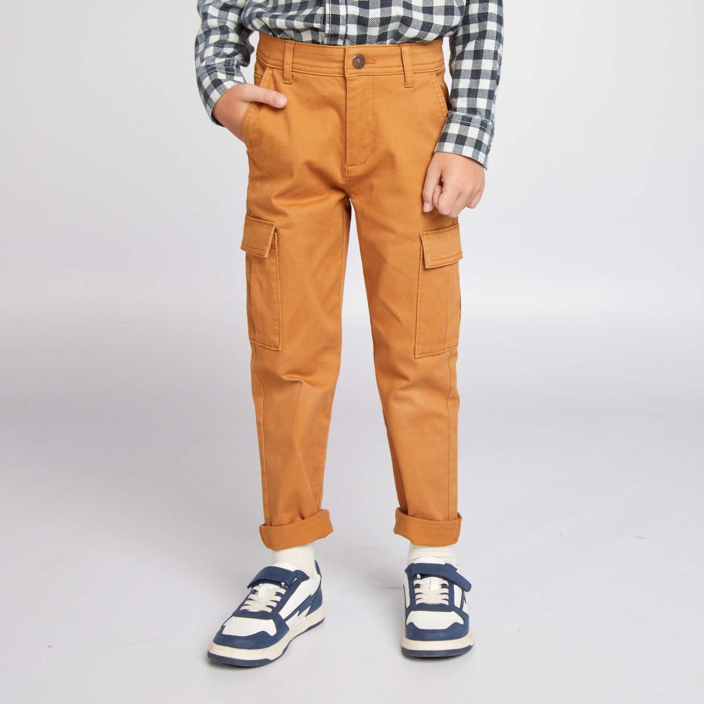 Multi-pocket trousers Brown
