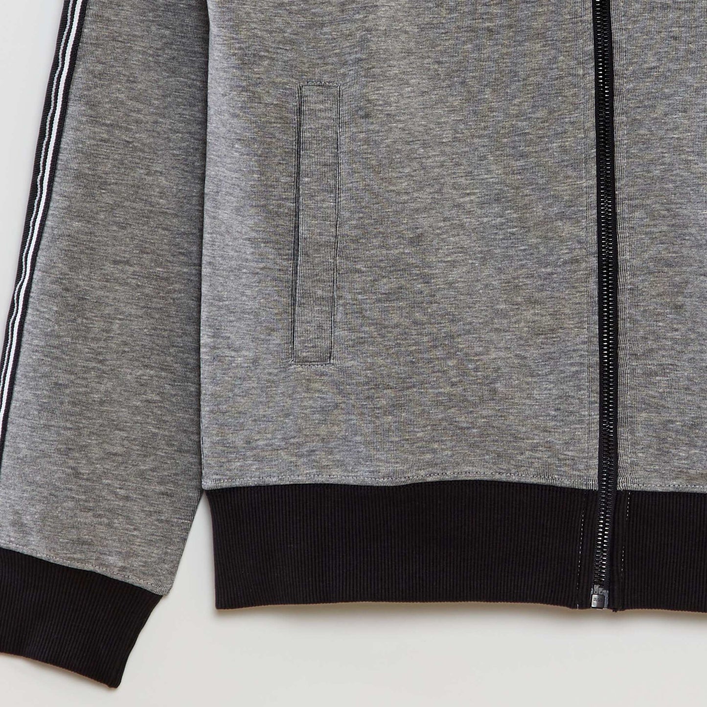 Interlock sweater with contrasting trim GREY